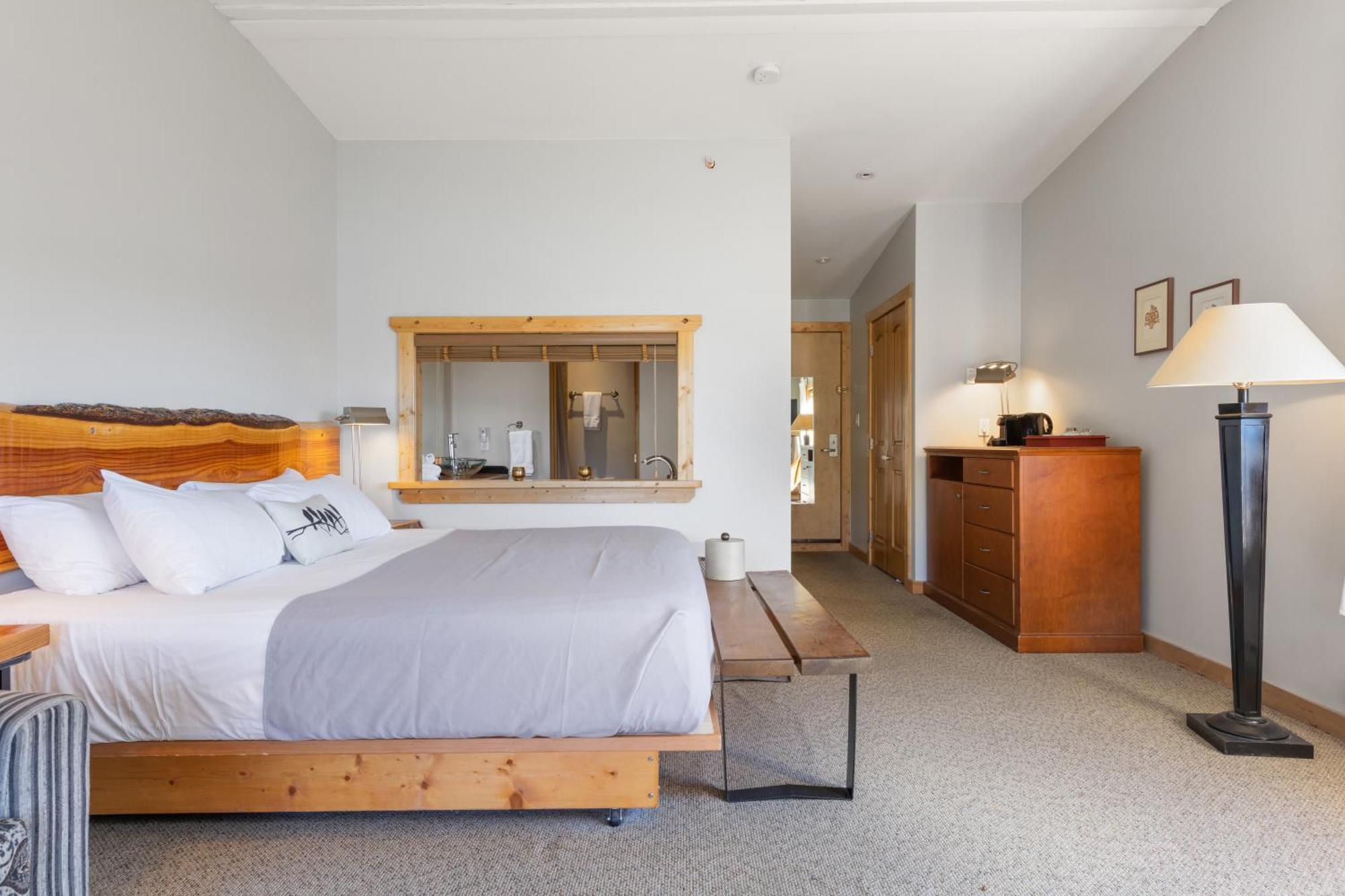 West Coast Wilderness Lodge Egmont Экстерьер фото