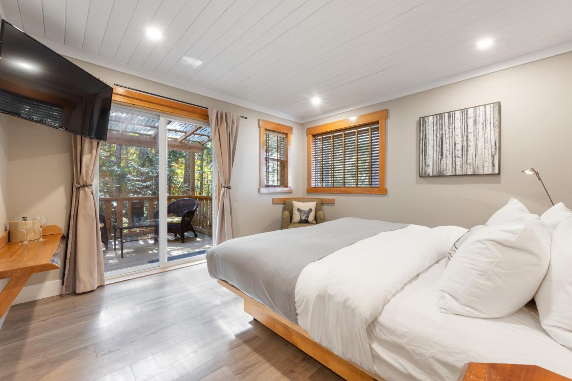West Coast Wilderness Lodge Egmont Экстерьер фото